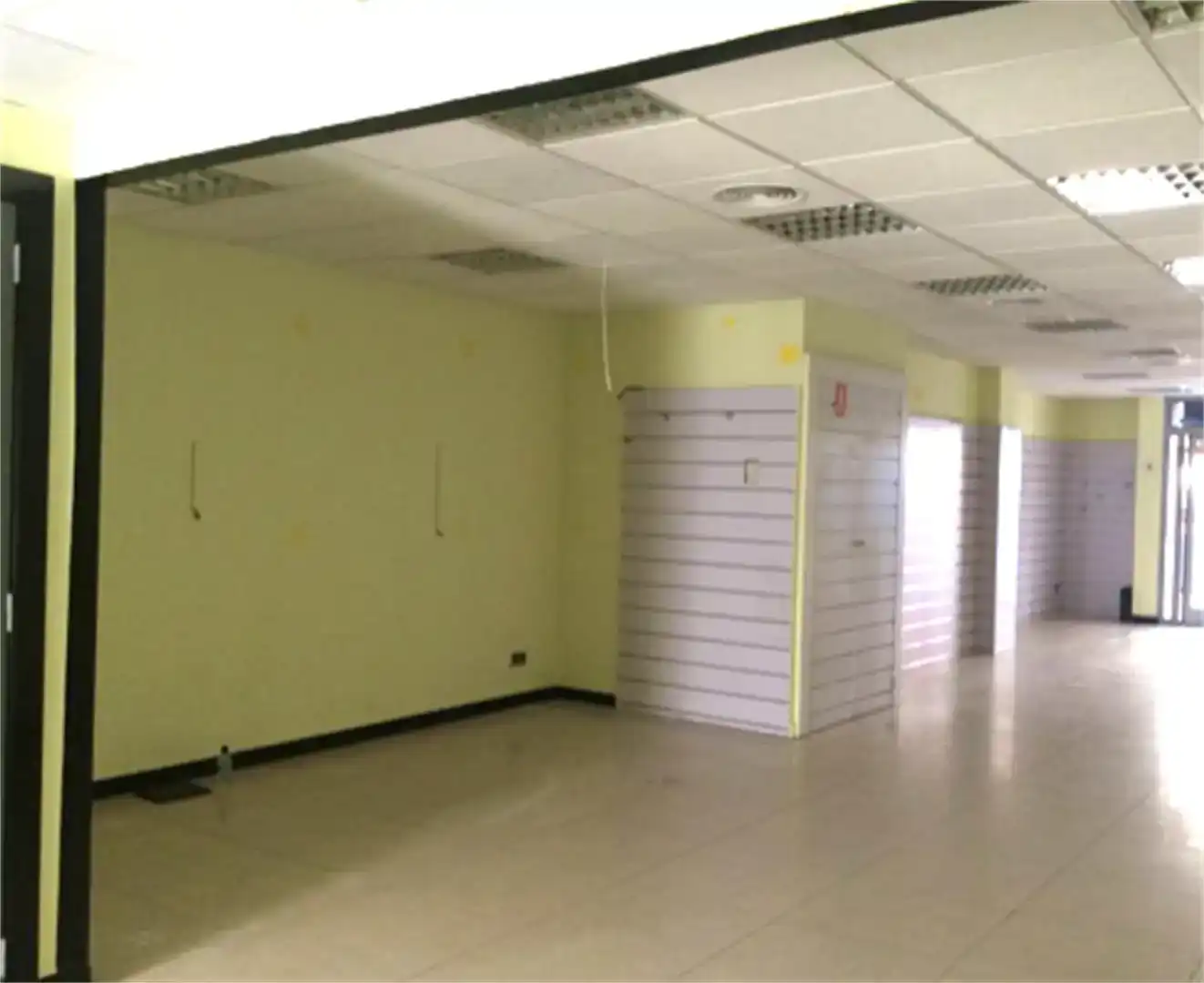 Local comercial en  Carrer del Progrés 90 - Foto 4