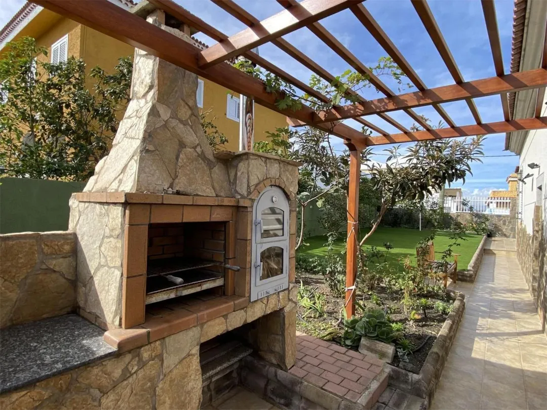 Chalet en  Avenida de la Democracia 39 - Foto 13