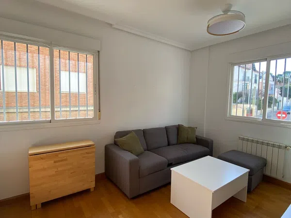 Piso en calle Milán, 32