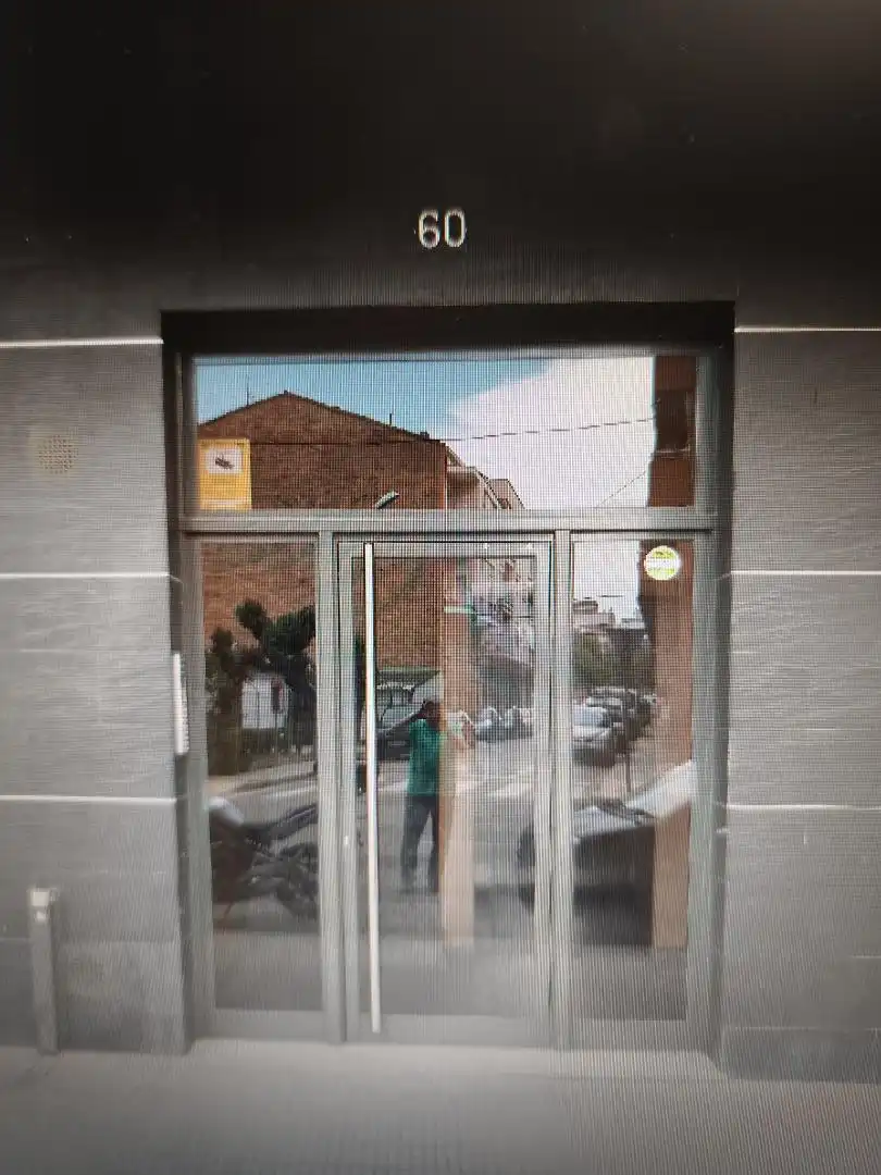 Piso en  Carrer Hostal de la Bordeta 60 - Foto 2