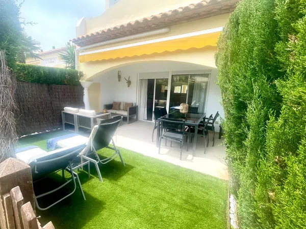 Chalet adosado en Calle Mar Càspia, 34 - Foto 1