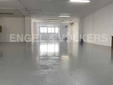 Nave Industrial en L'Hospitalet de Llobregat - Foto 1