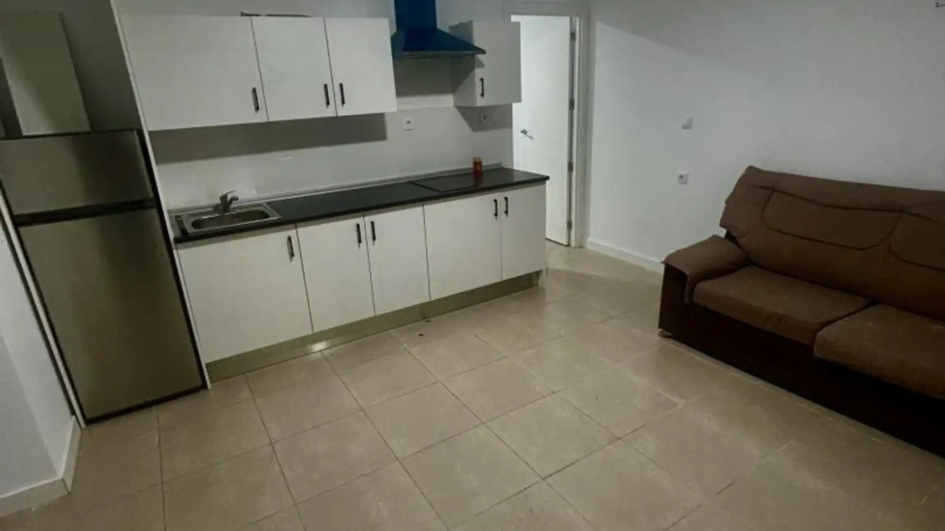 Piso en  Carrer Esperidion Porta Requesens 72a - Foto 2