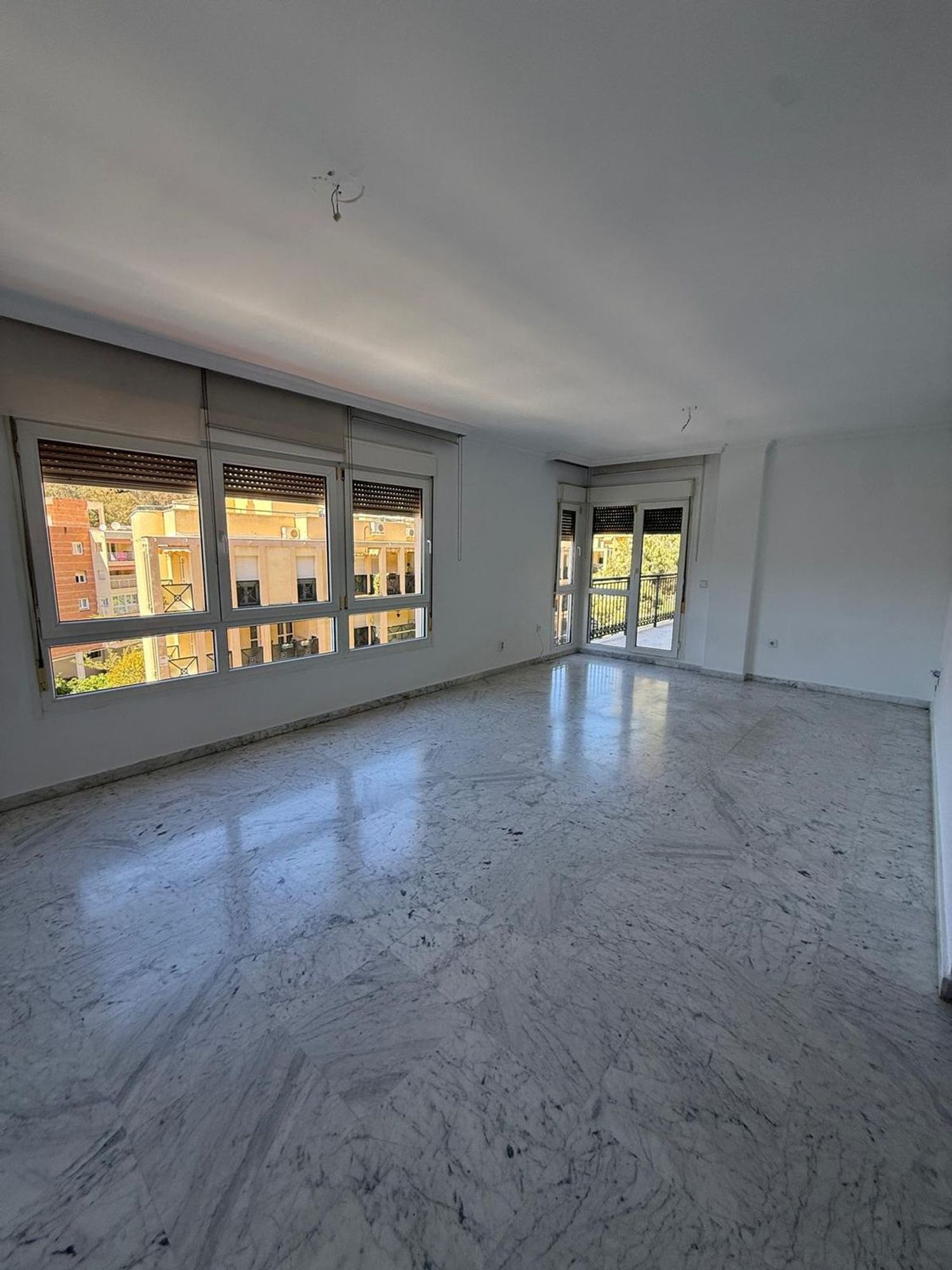 Piso en Paseo de Miramar - Foto 10