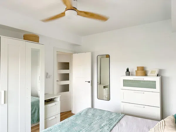 Piso en calle de la Marina, 30