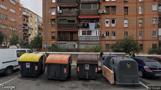 Vista de la calle de Piso en Avenida Abrantes, 45