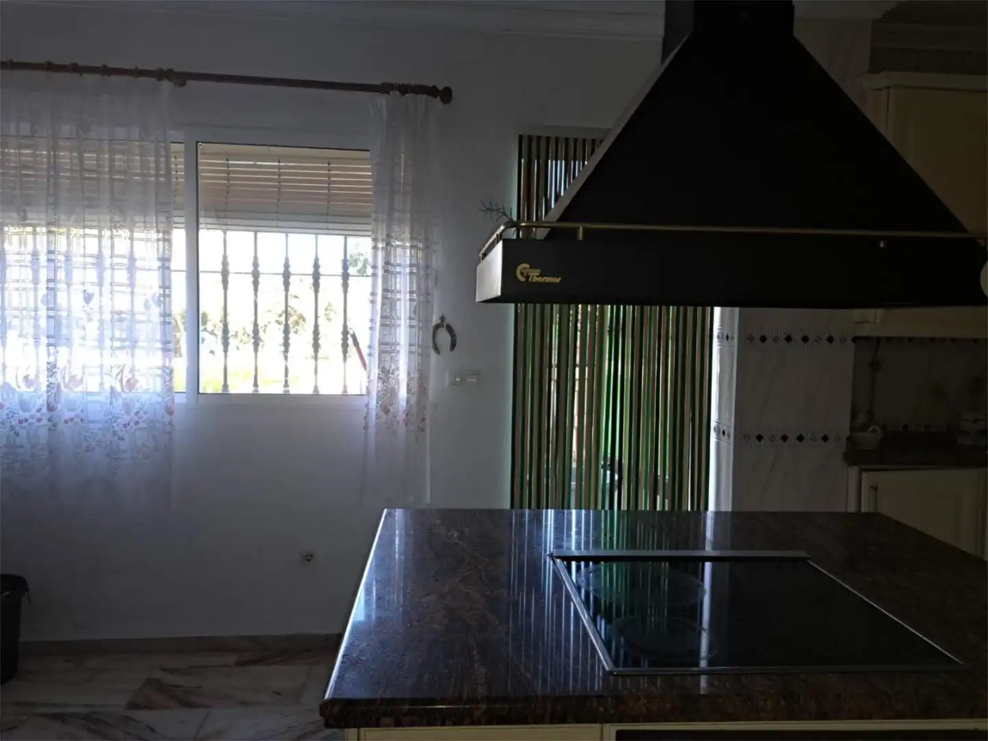 Chalet en Sanlúcar la Mayor - Foto 18