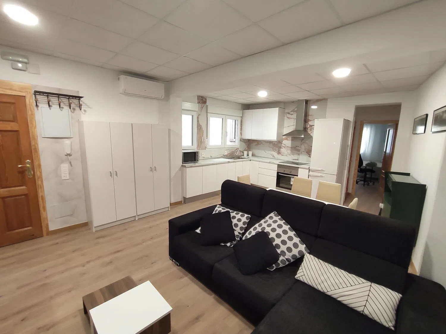 Piso en avenida Ciudad de Almería, 1 - Foto 1