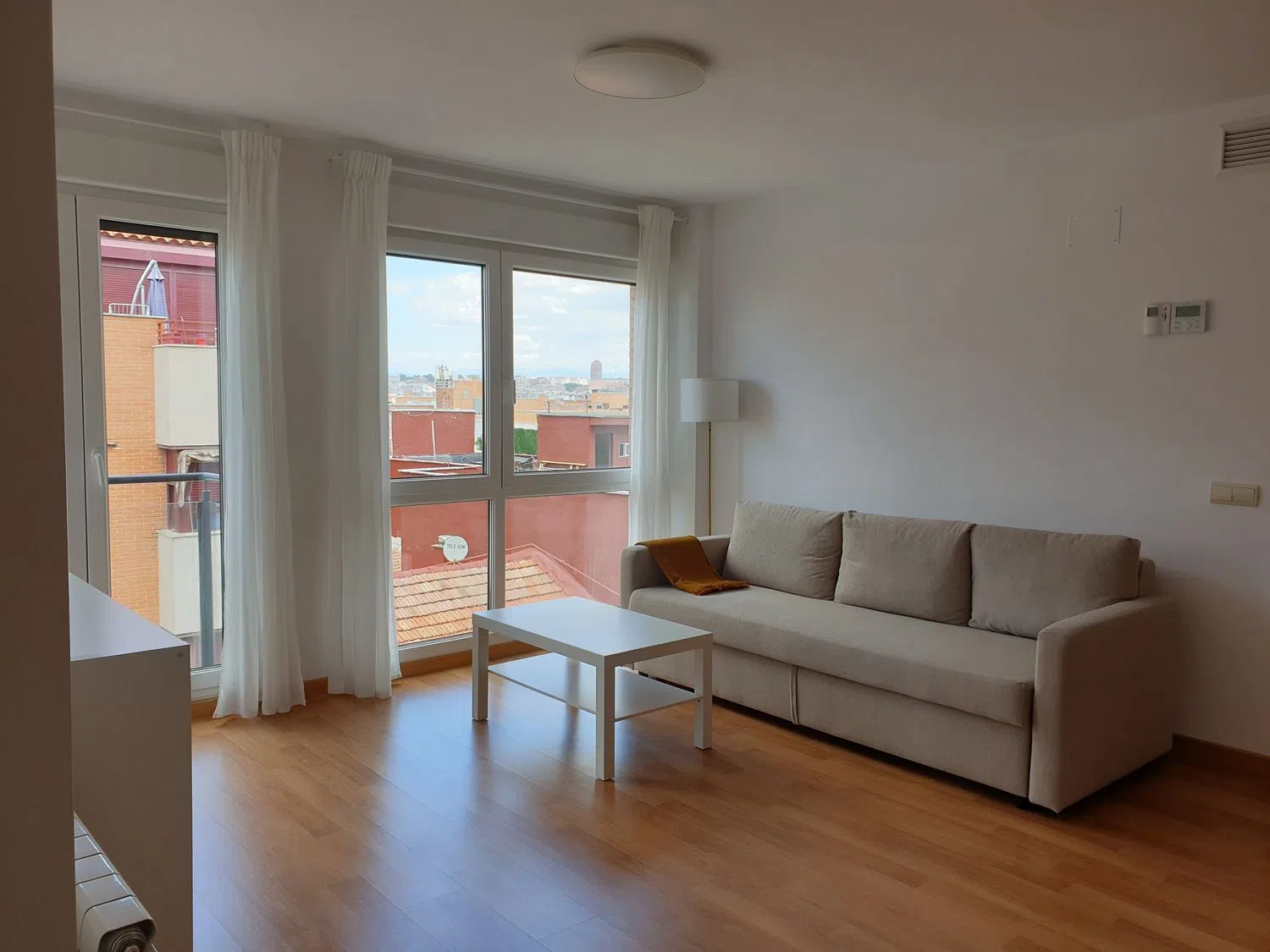 Piso en calle de Rodríguez Espinosa, 23 - Foto 1