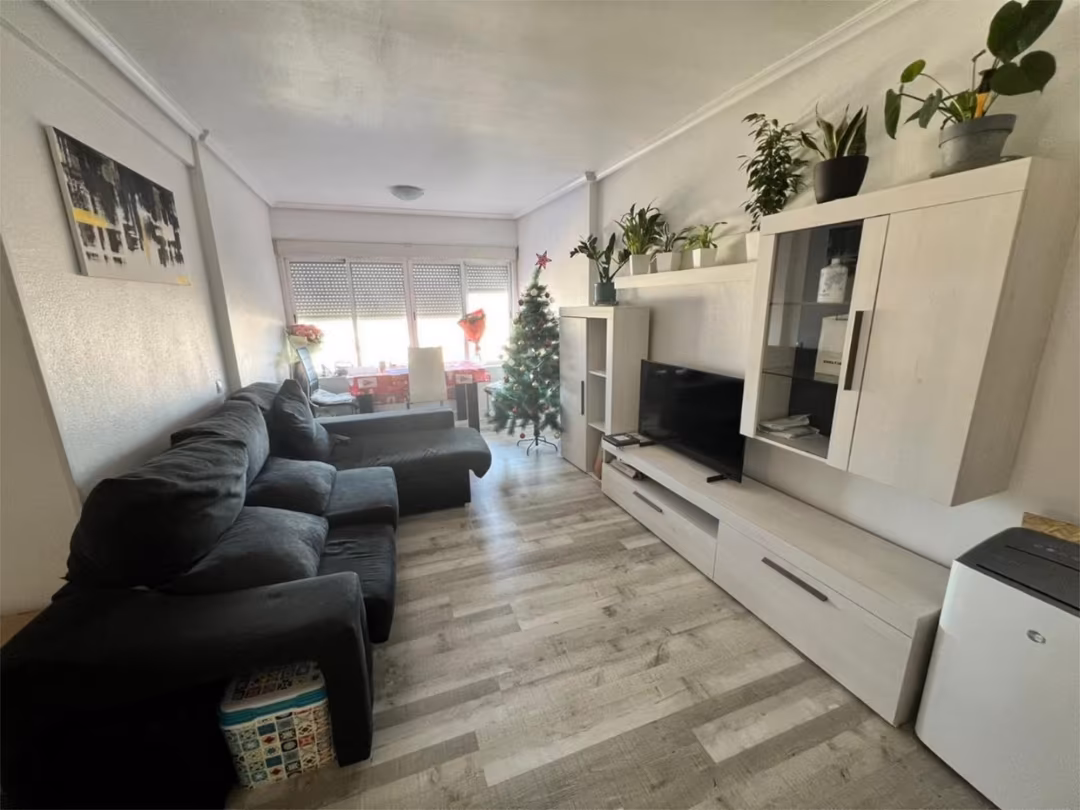 Piso en  Calle Pintor Pedro Camacho 17 - Foto 2