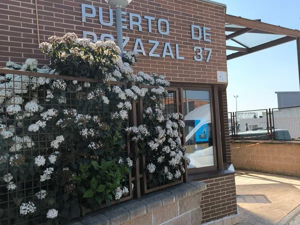 Piso en calle del Puerto de Pozazal, 37