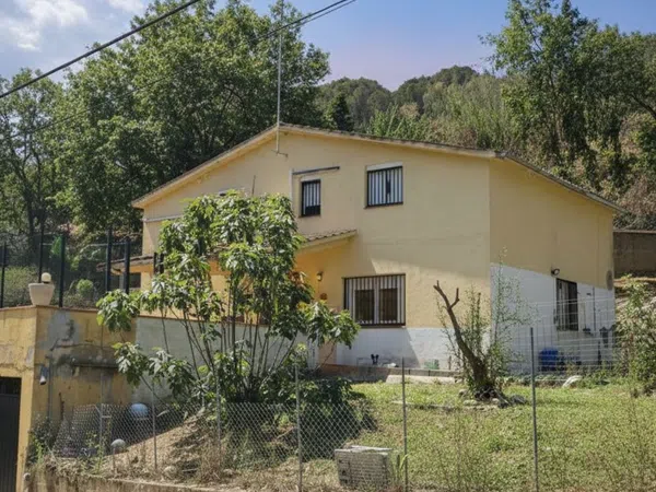 Casa o chalet independiente en Calle de Isabel la católica, 255 - Foto 1