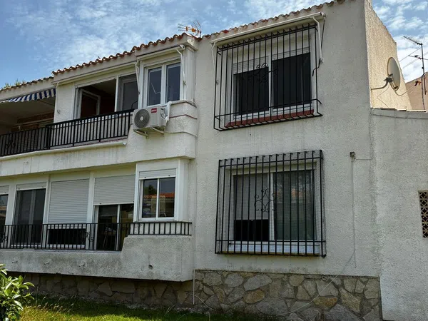 Chalet pareado en calle del Sargo, 27