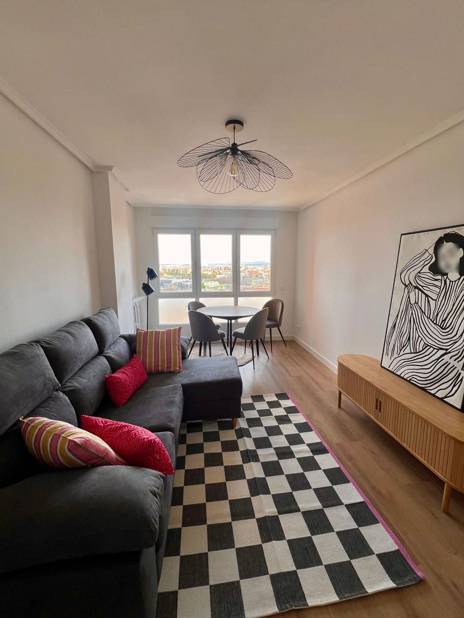 Piso en plaza de Santo Domingo, 14