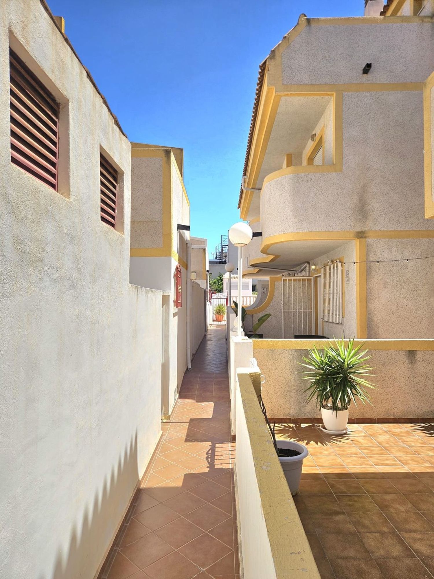Chalet pareado en Calle Leman, 5, Zona Lago - Los Almendros - Foto 24