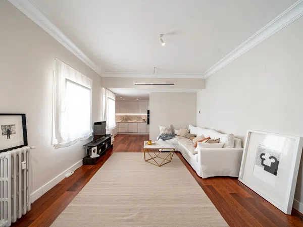 Piso en paseo de la Reina Cristina, 3