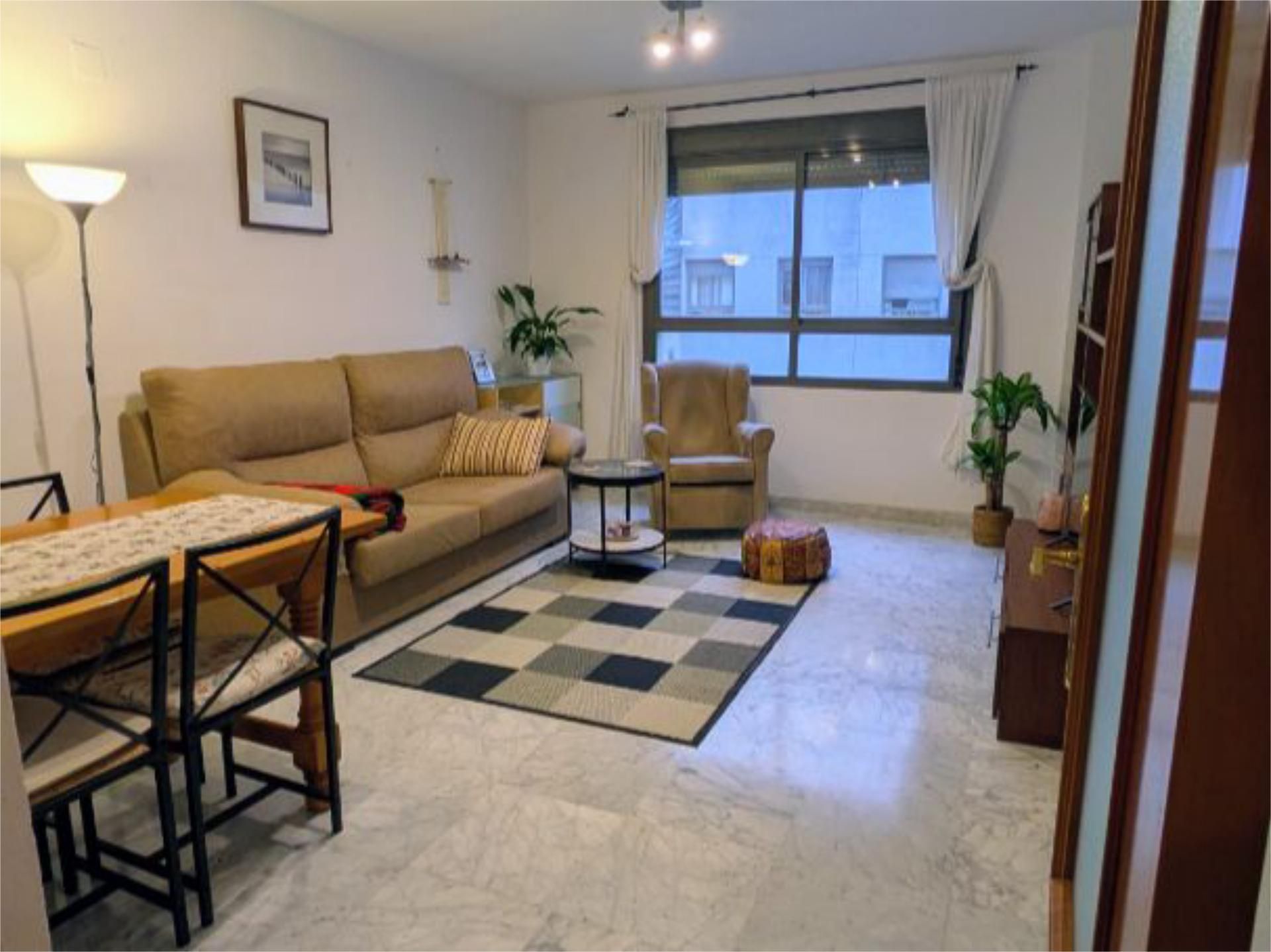 Piso en  Avenida de Medina Azahara 31