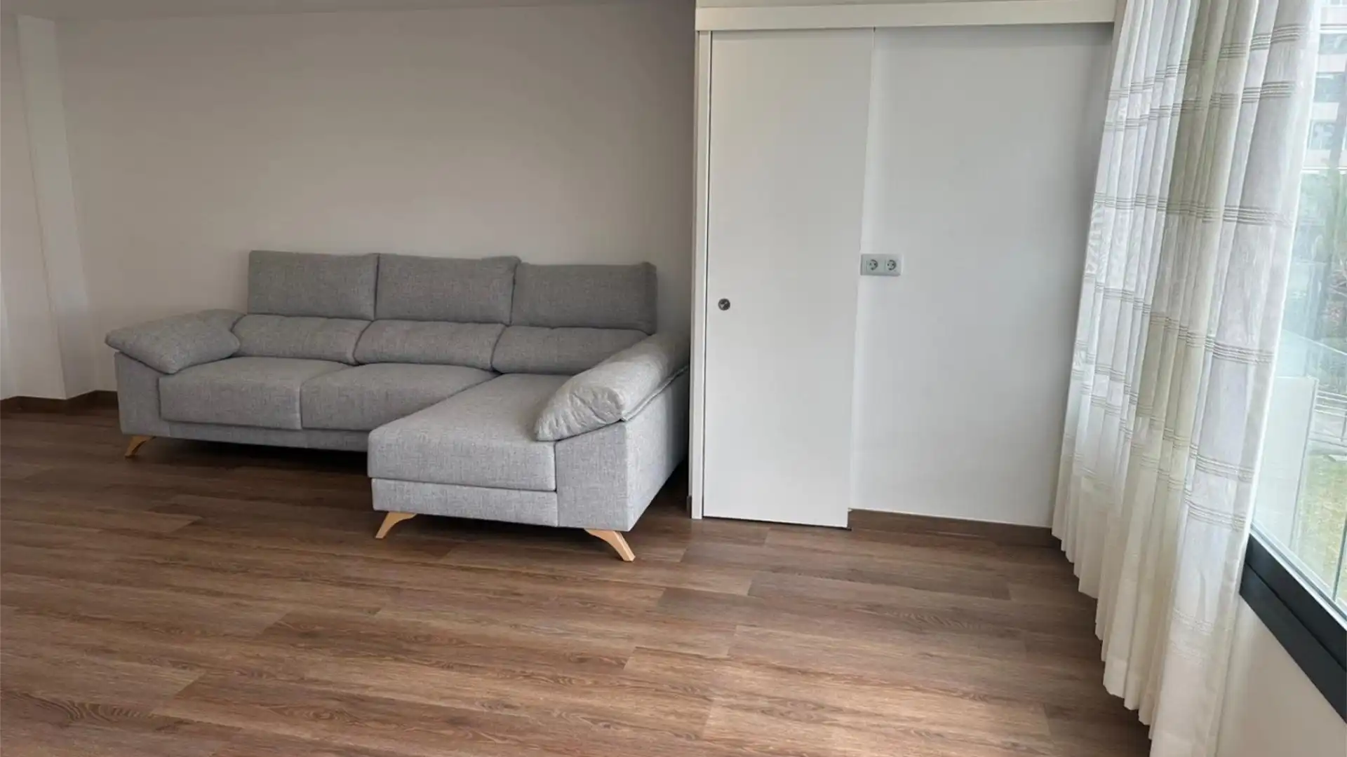 Piso en calle Carrer Benito Jerónimo Feijóo 1 - Foto 2