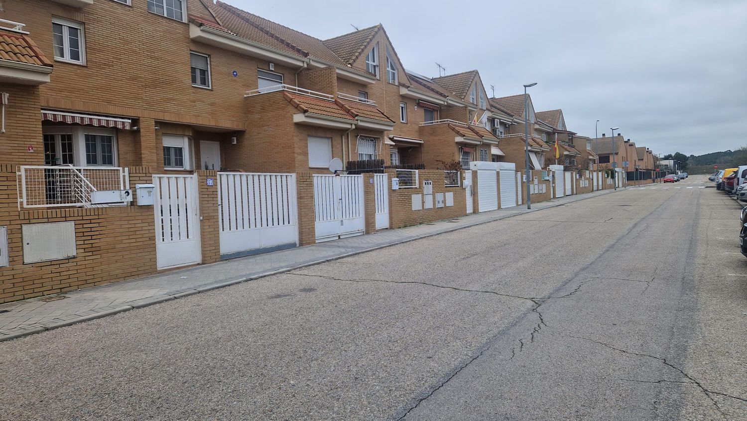 Chalet adosado en calle de Tebas, 30 - Foto 1