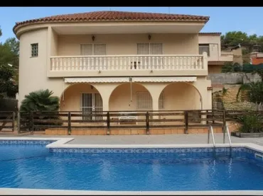 Chalet en  Carrer del Mas Guineu 13 - Foto 1