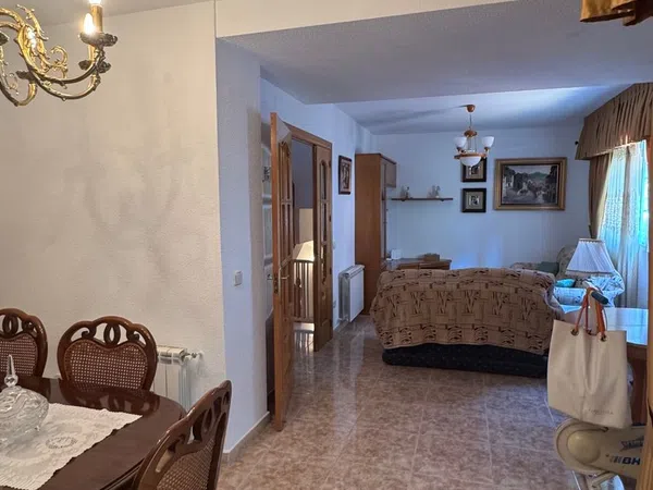 Chalet adosado en Ensanche - Foto 6