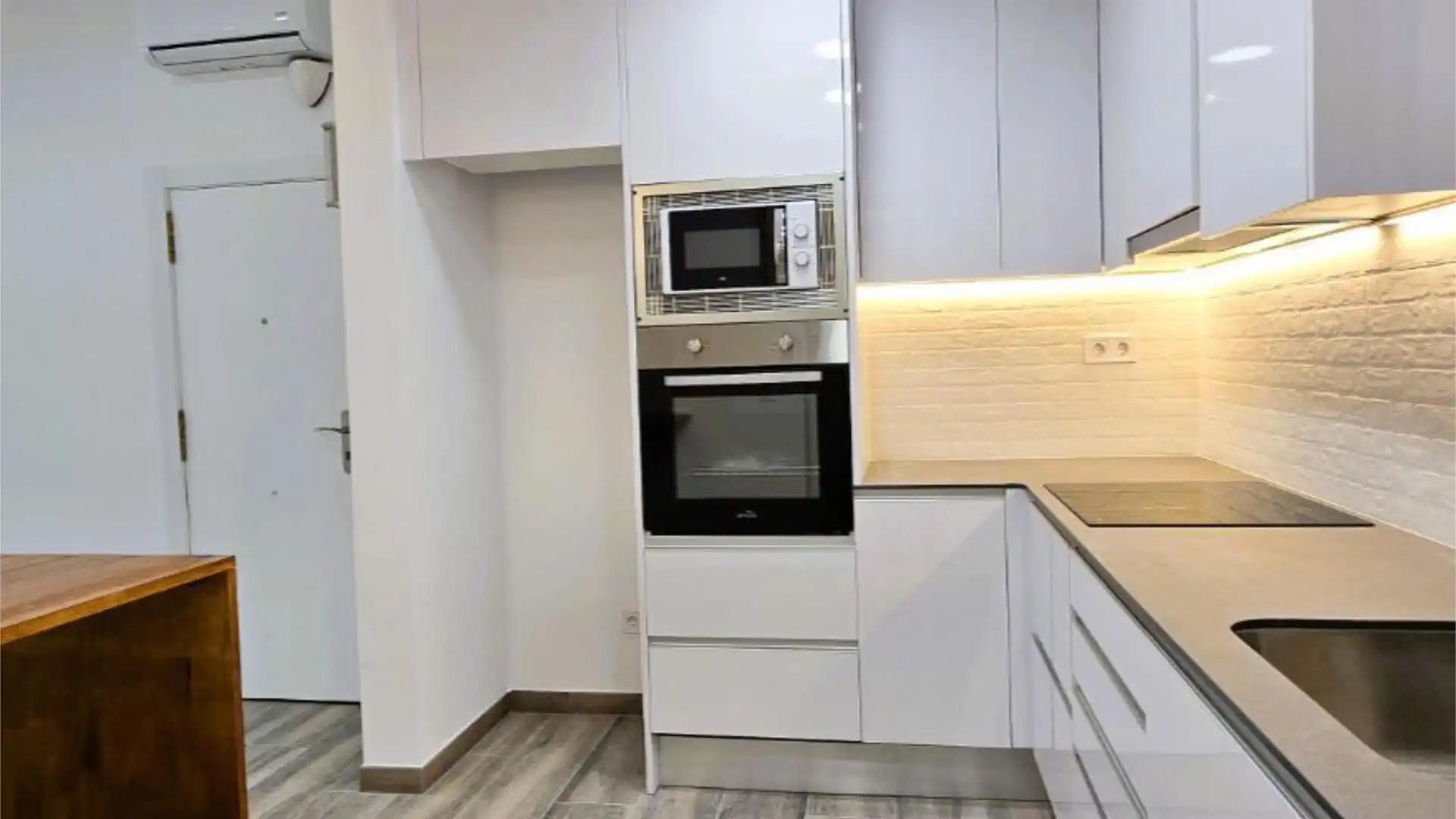 Piso en  Carrer de Concepción Arenal 144 - Foto 6