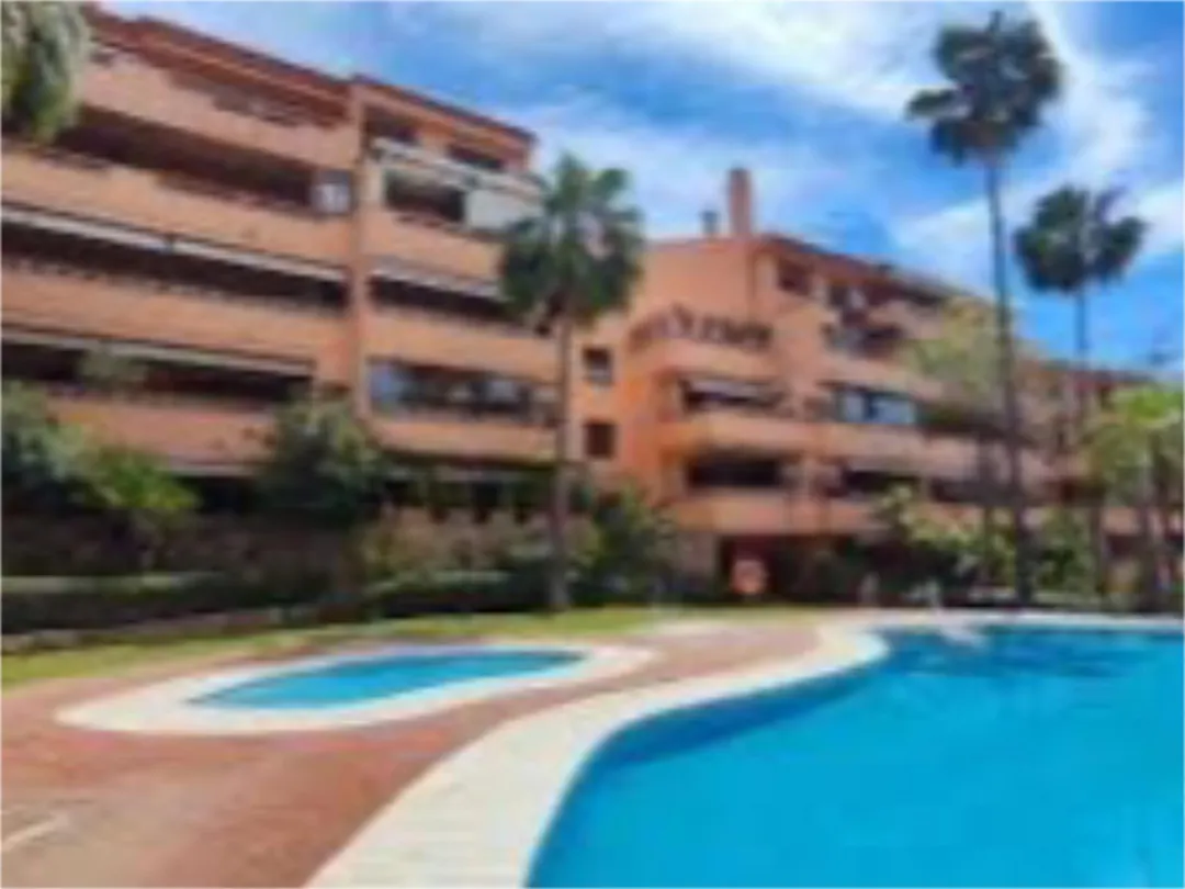 Piso en  Avenida Conde Rudi 4 - Foto 1