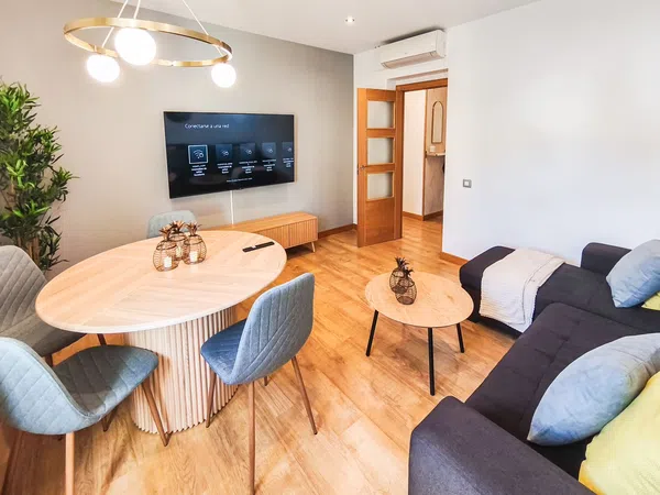 Piso en calle Alcalá, 313