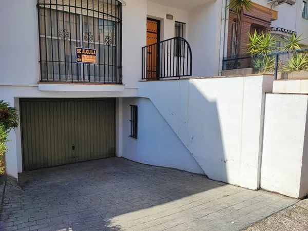 Chalet adosado en calle Gloria Mas, 5