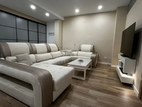 Estudio en avenida de Blasco Ibáñez, 100