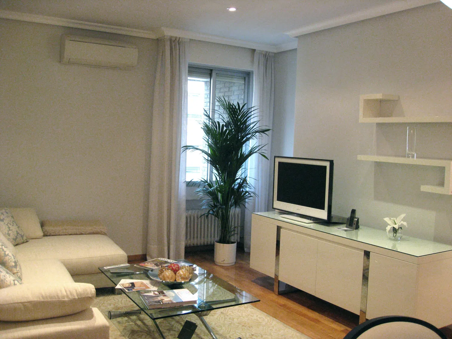 Piso en calle Ferraz, 66 - Foto 1