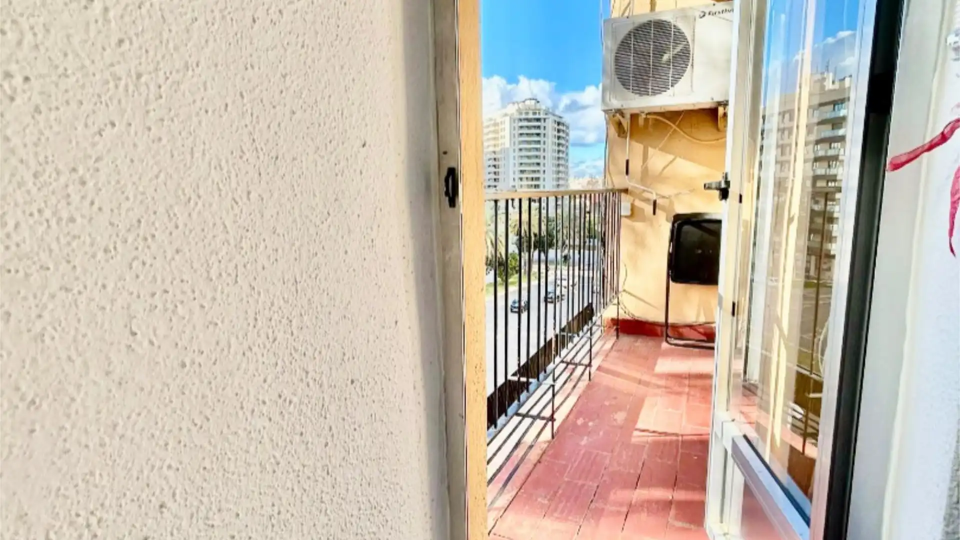 Piso en  Plaça Manuel Sanchís Guarner 13 - Foto 4