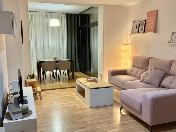 Estudio en avenida del Puente Cultural, 6