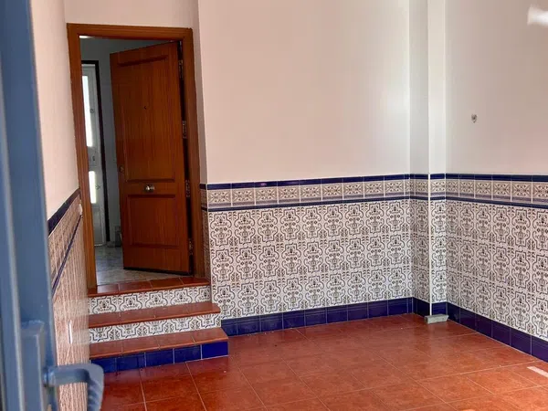 Chalet adosado en Urb. el capricho Barrio Alcolea - Foto 1