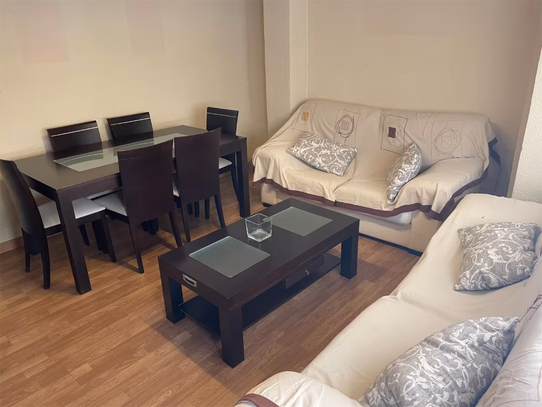 Piso en  Calle Pintor Pedro Orrente 2 - Foto 3