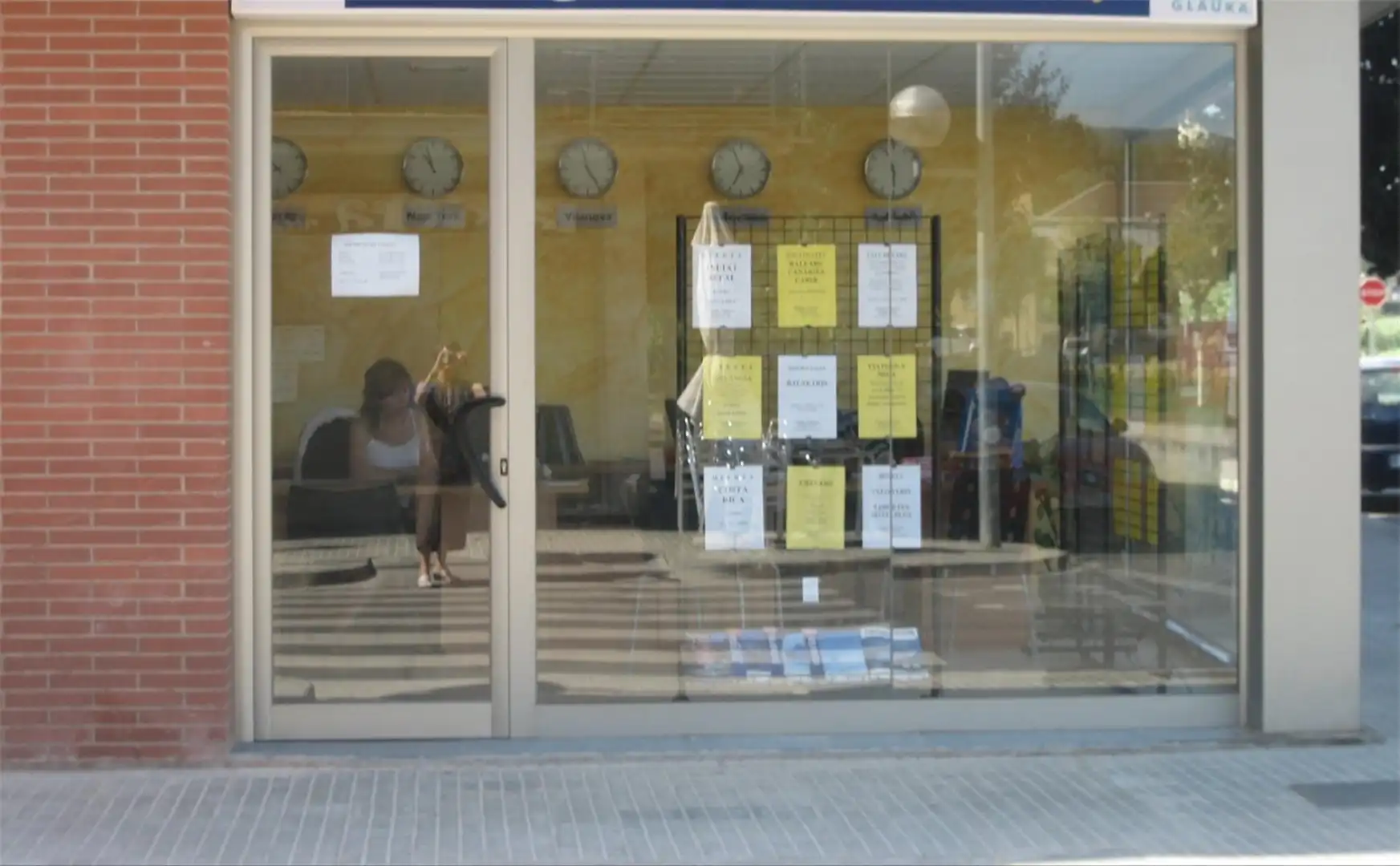 Local comercial en  Carrer de Jaume Ginestí 25 - Foto 2