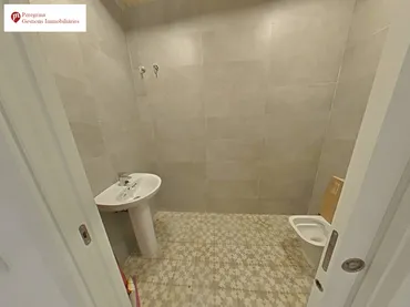 Local comercial en Badalona - Foto 4