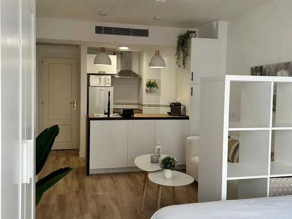 Estudio en calle General Álvarez de Castro, 5