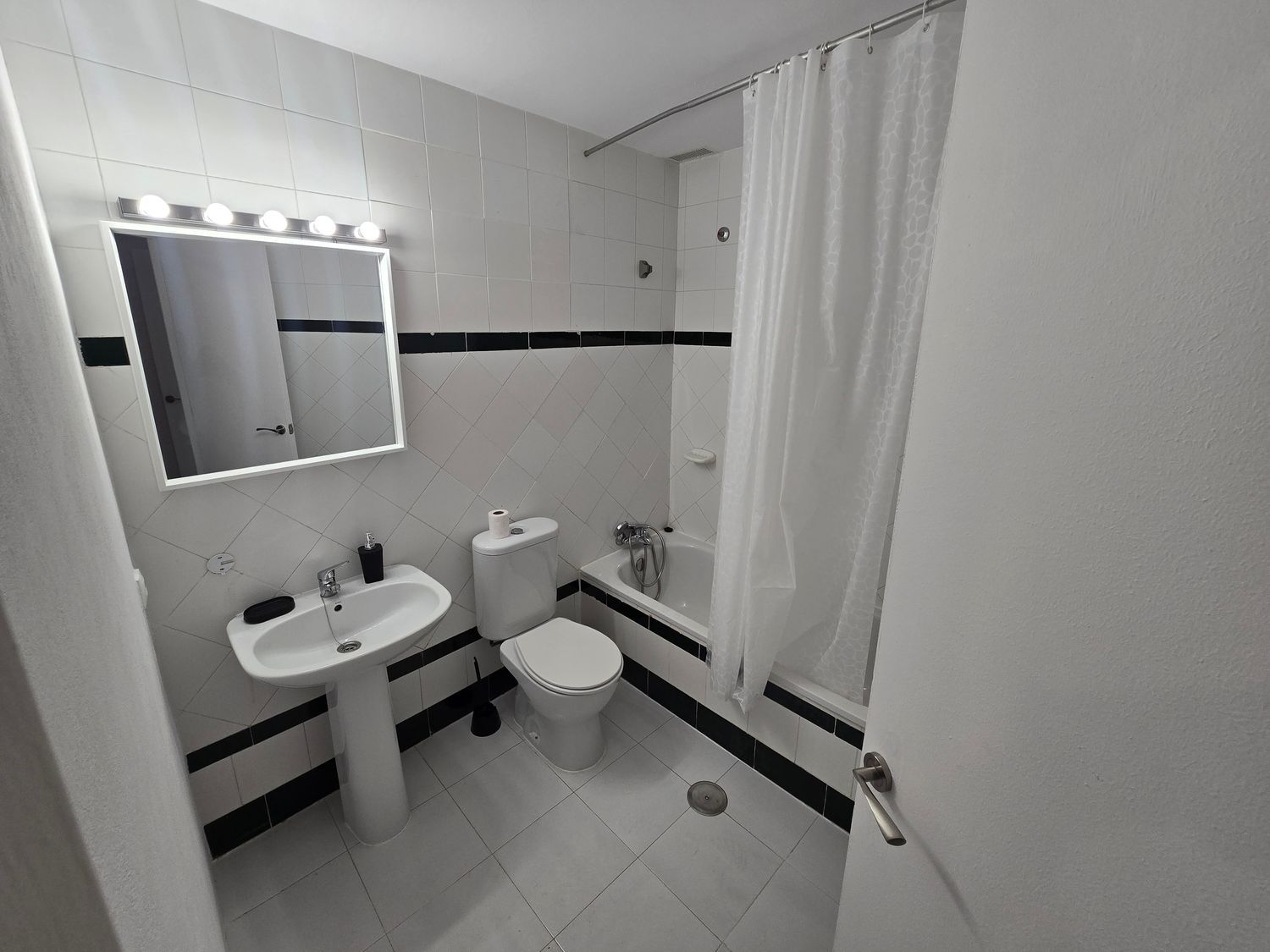 Chalet pareado en Gines - Foto 7