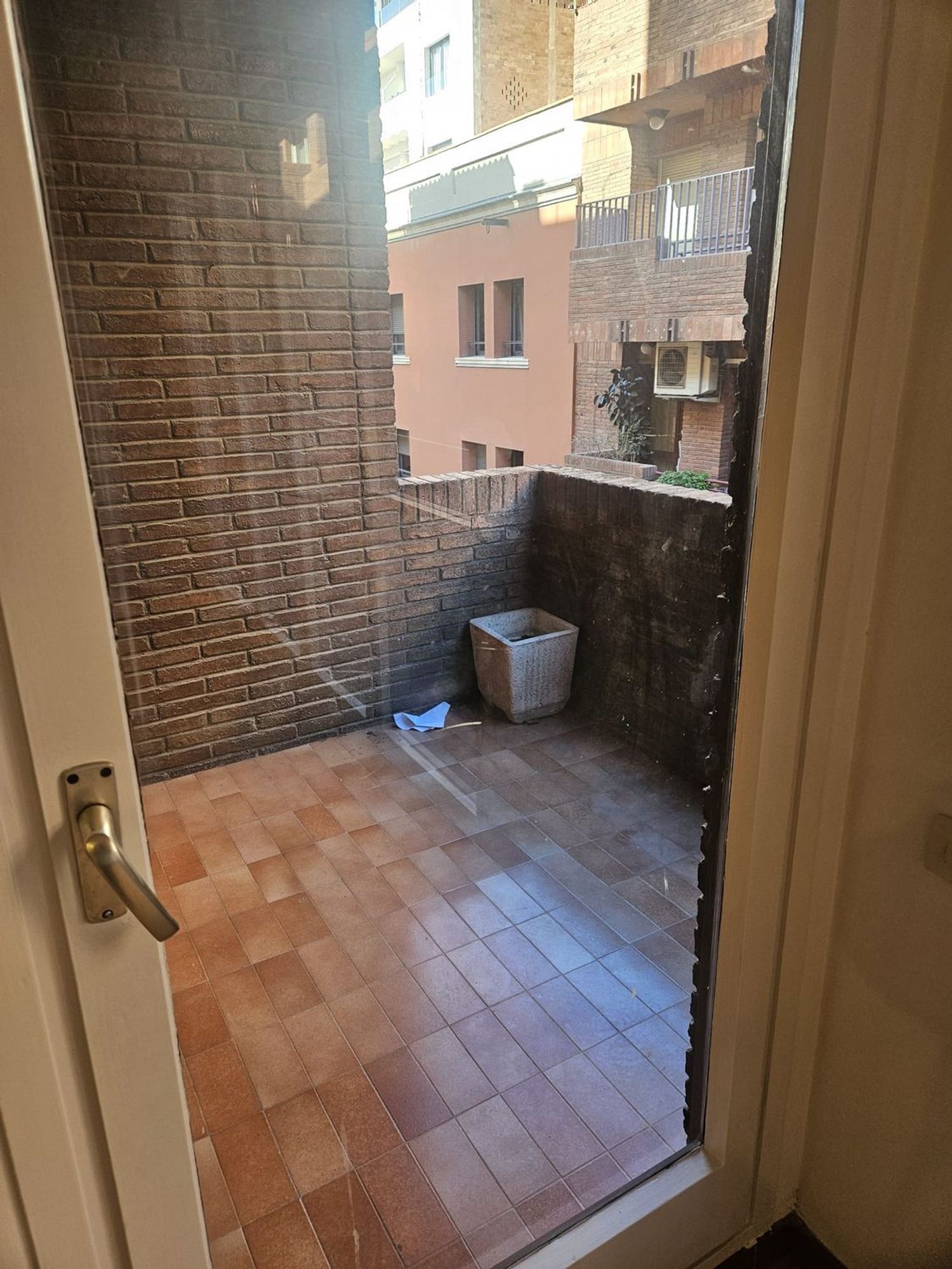 Piso en calle del Cardener, 28