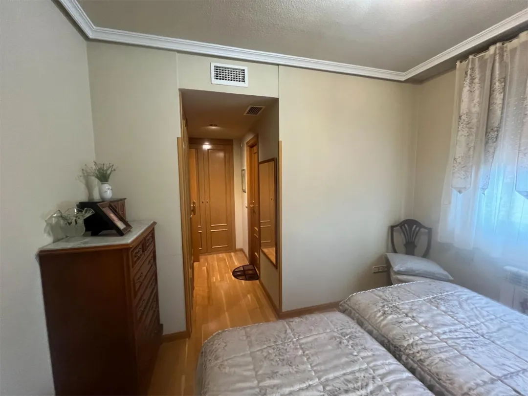 Piso en  Avenida Isaac Albéniz 3 - Foto 8