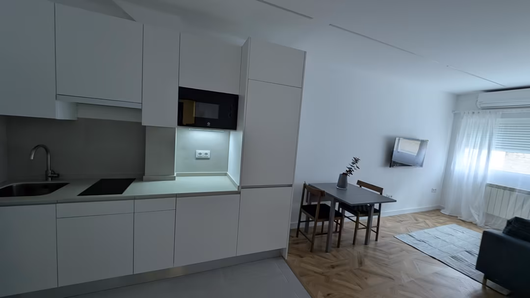 Estudio en  Calle de Lucio del Valle 8 - Foto 8