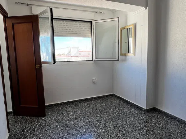 Piso en avenida de Pérez Galdós, 84 - Foto 4