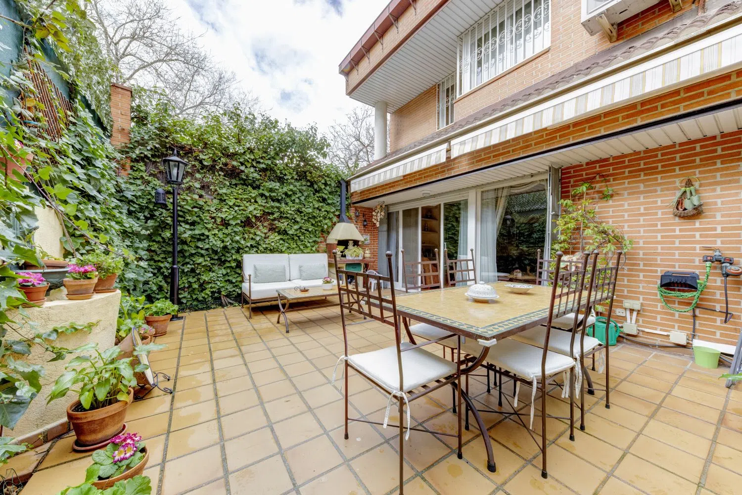 Chalet adosado en Barrio Valdezarza - Foto 5