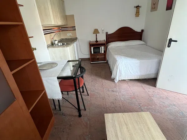 Estudio en calle Ávila, 15 - Foto 2