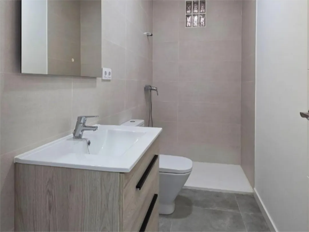 Piso en  Calle Melchor Gallegos 1 - Foto 5