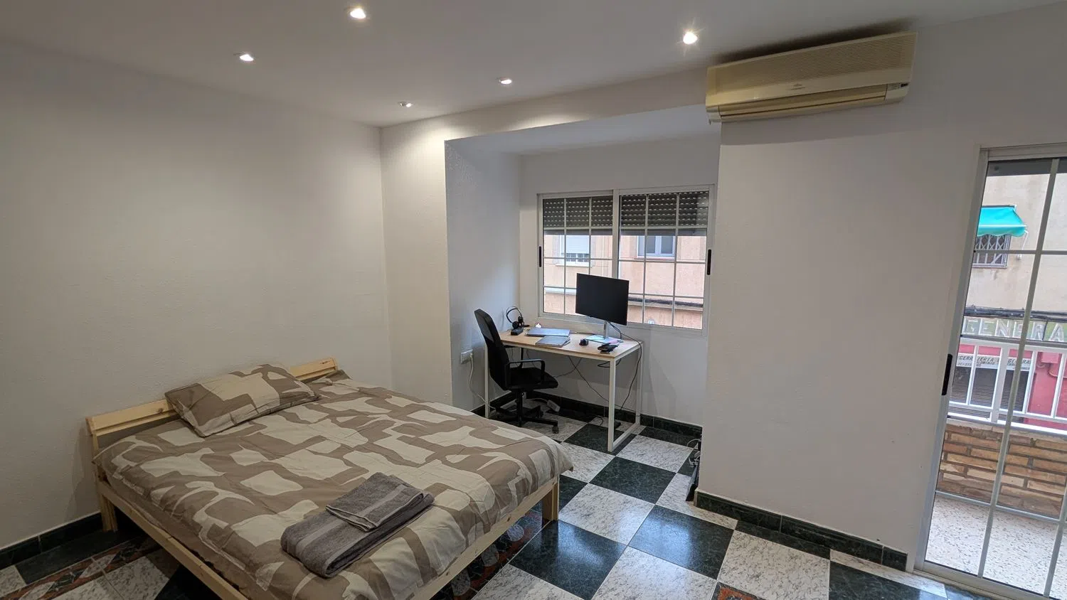 Piso en calle d' Antonio Ponz, 9 - Foto 1