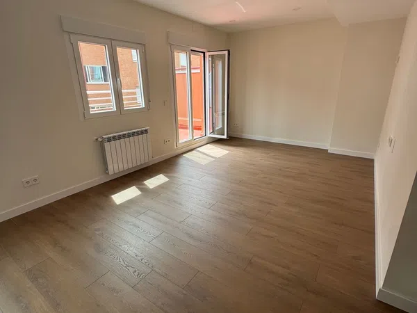 Ático en calle del Ailanto, 52