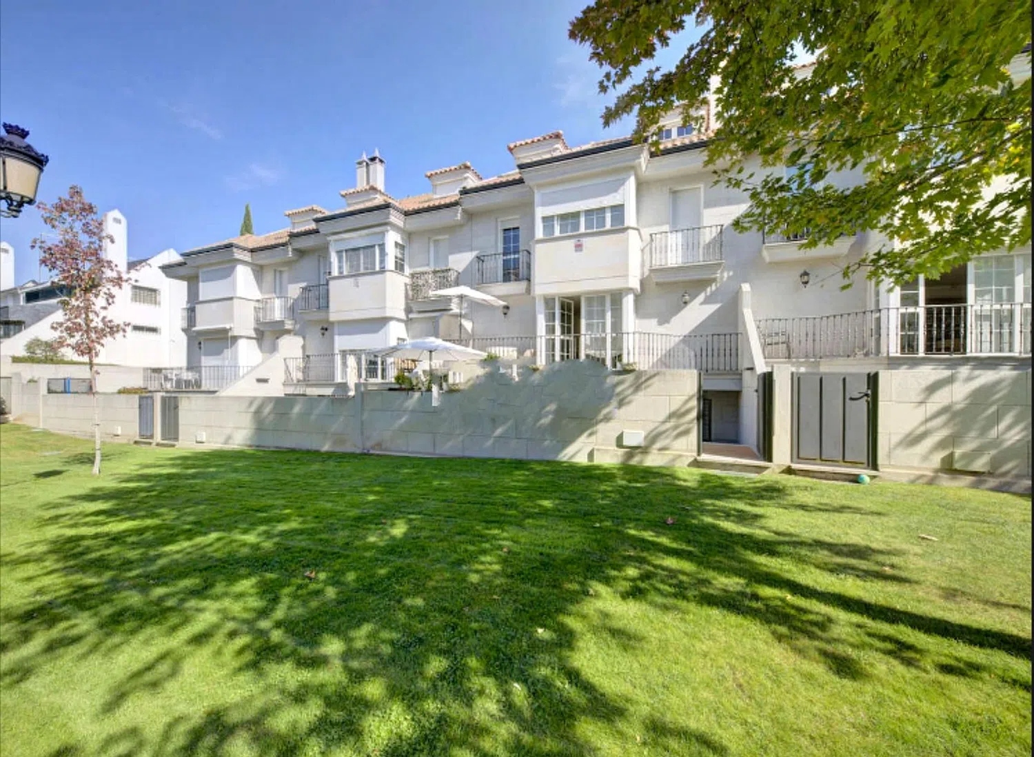 Chalet adosado en Barrio Zona Avenida Europa - Foto 1
