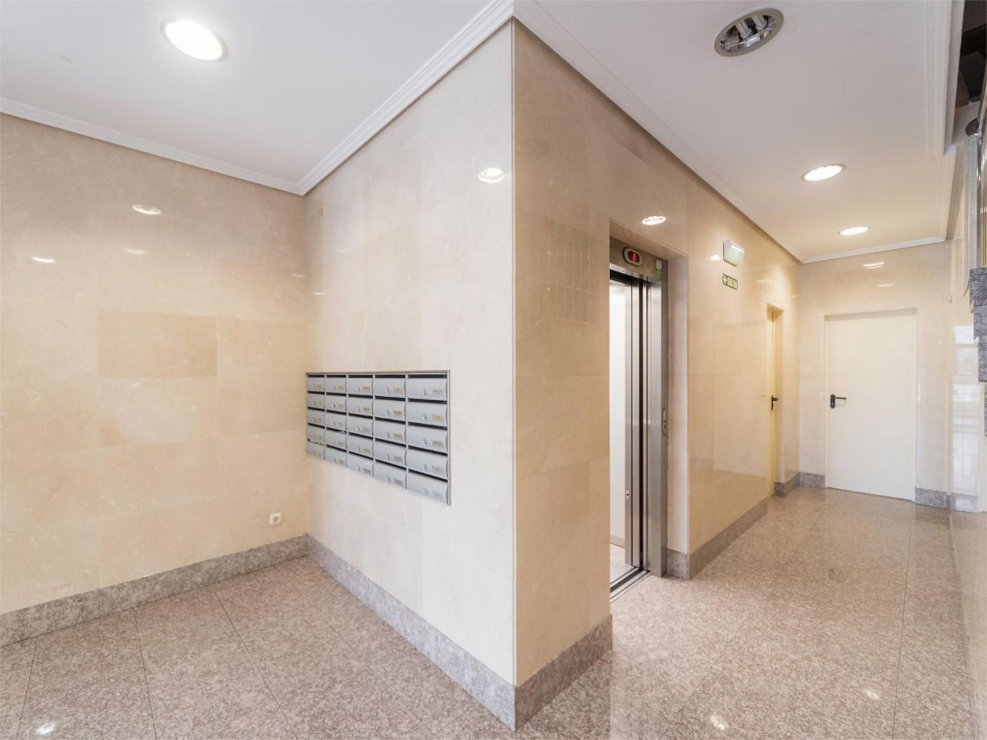 Piso en  Calle de Irunlarrea 50 - Foto 20